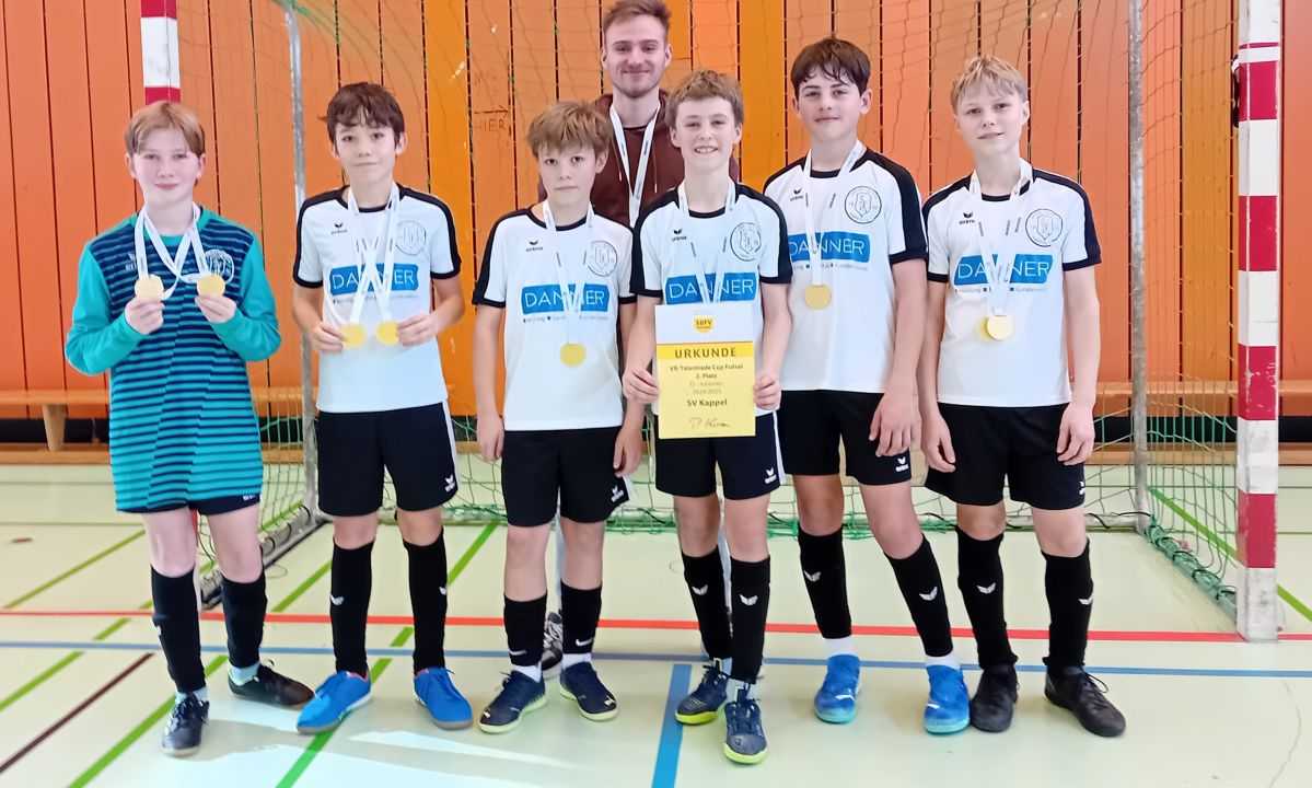 Nur der SC Freiburg kann die D-Jugend im Futsal-Finale stoppen