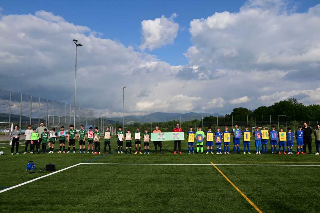Klare Botschaft auf dem Fußballplatz – C2-Junioren setzen Zeichen gegen Rassismus