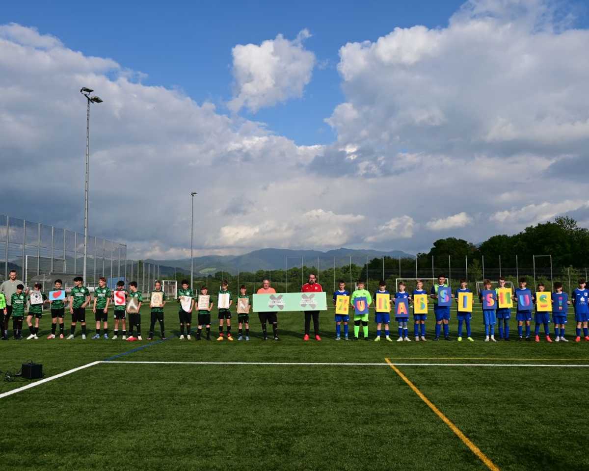 Klare Botschaft auf dem Fußballplatz – C2-Junioren setzen Zeichen gegen Rassismus