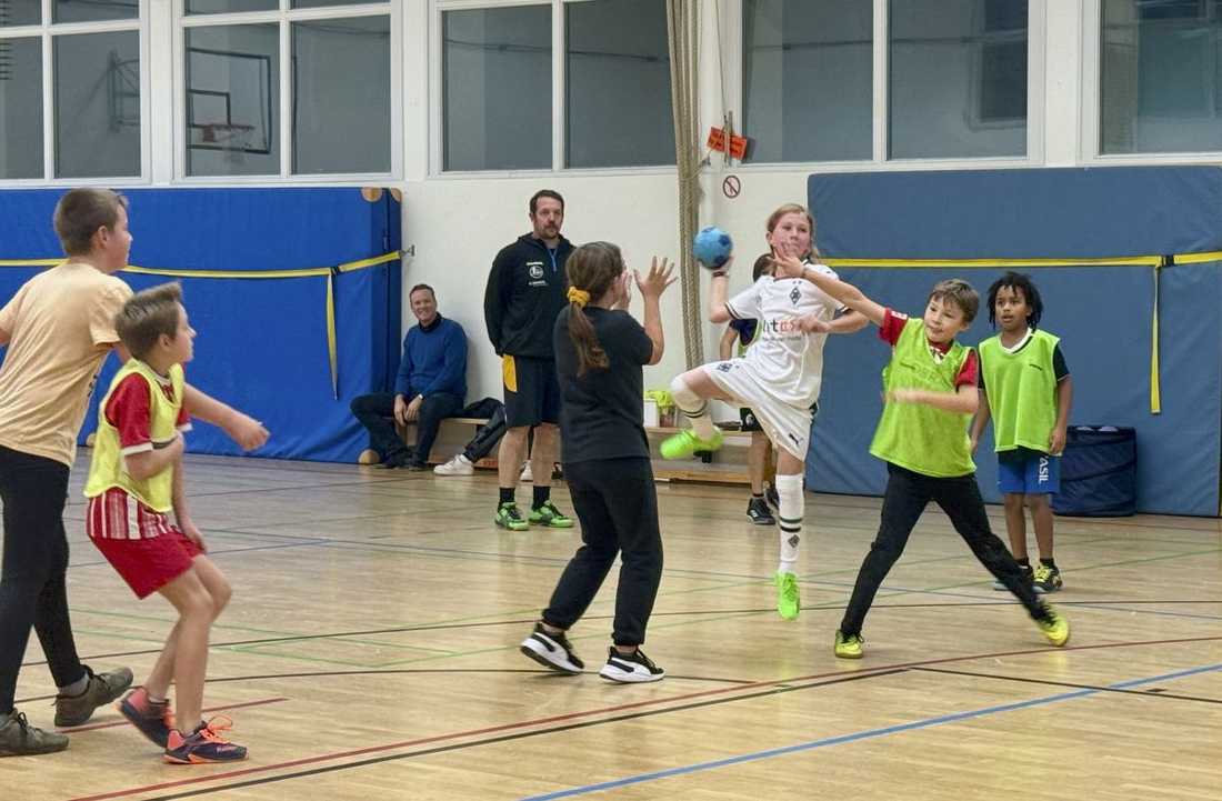 Handball for kids...